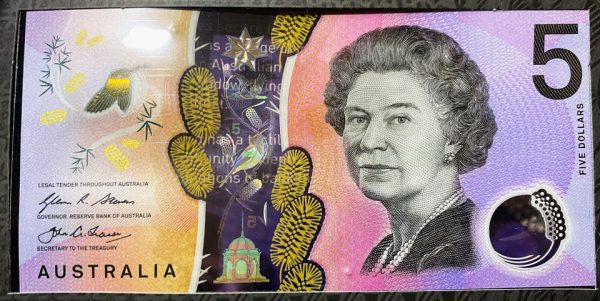 2016 Australia Next Generation of $5 Banknote RBA Folder x 2 consecutive serials - Image 4